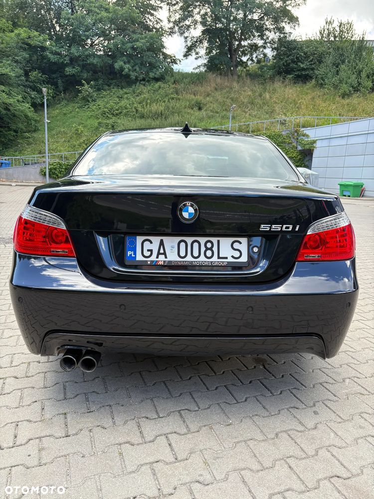 BMW Seria 5 550i - 18