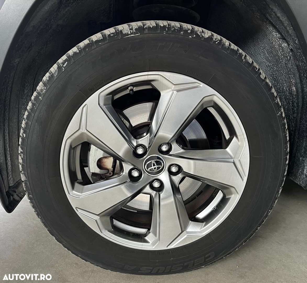 Toyota RAV4 2.5 4x4 Hybrid Lounge - 32