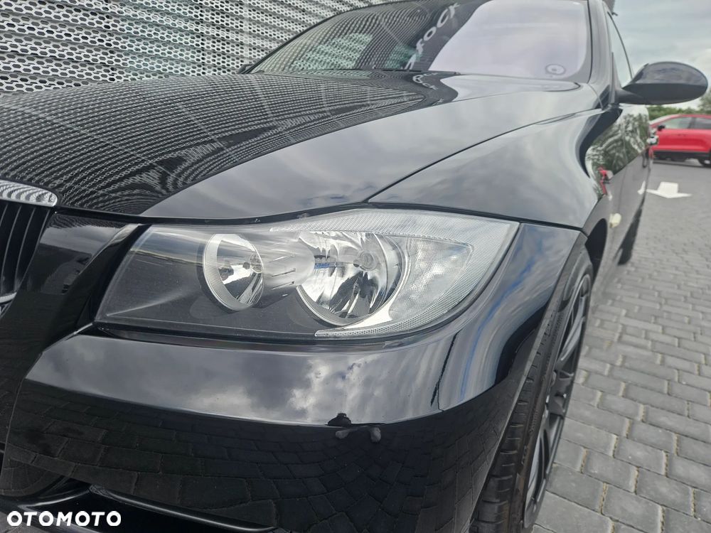 BMW Seria 3 318i - 25
