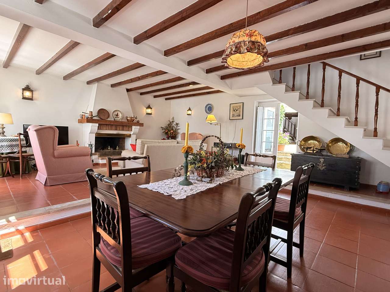 Moradia geminada, 240m2, pátio, 4 quartos, 3 casas de banho - Grande imagem: 4/32