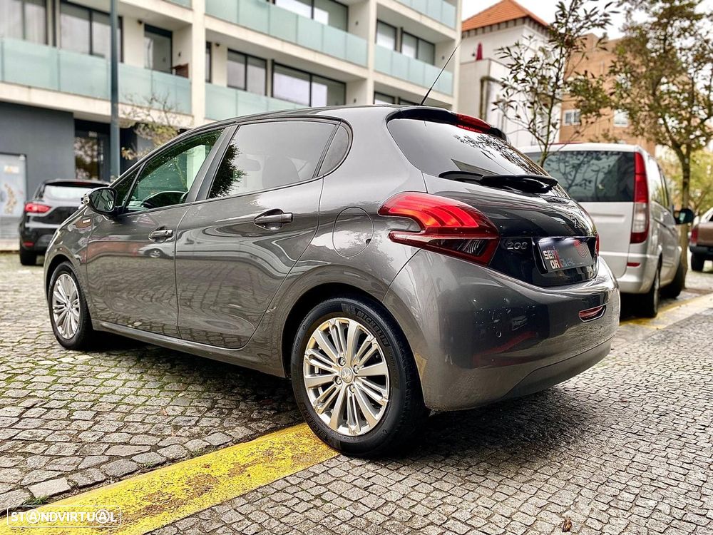 Peugeot 208 1.2 PureTech Style - 10