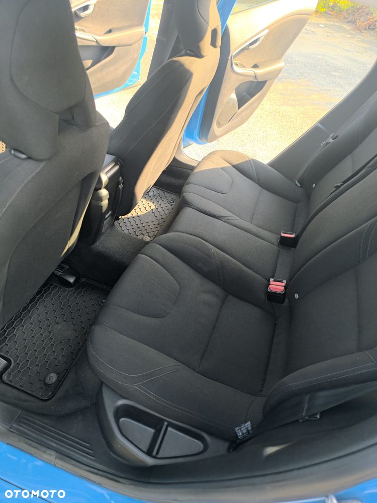 Volvo V40 D2 Kinetic - 28