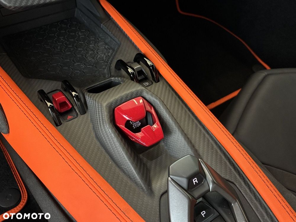 Lamborghini Revuelto - 16