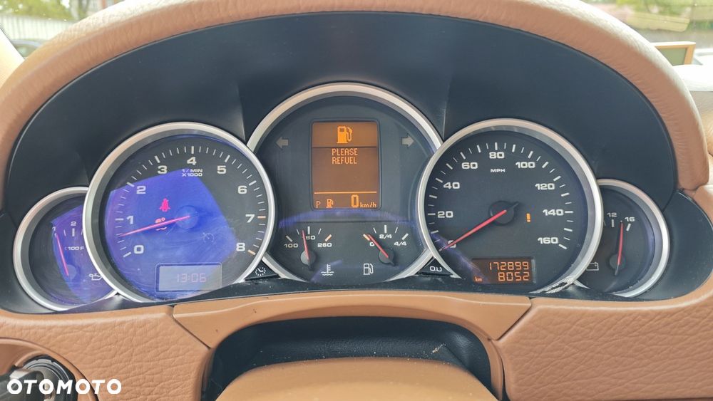 Porsche Cayenne - 21