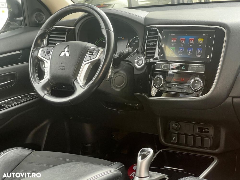 Mitsubishi Outlander - 9