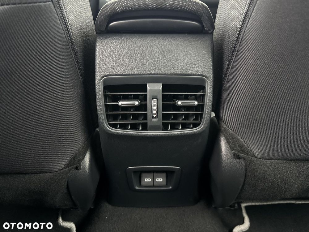 Toyota Corolla 1.8 Hybrid Comfort - 24