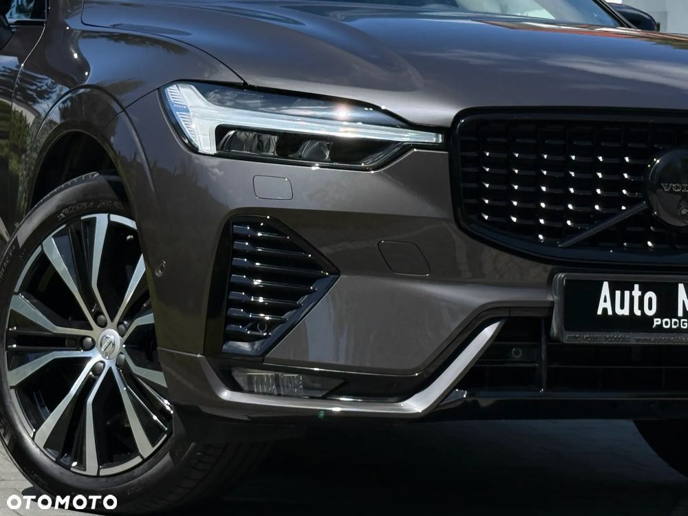 Volvo XC 60 B4 D Plus Dark - 33
