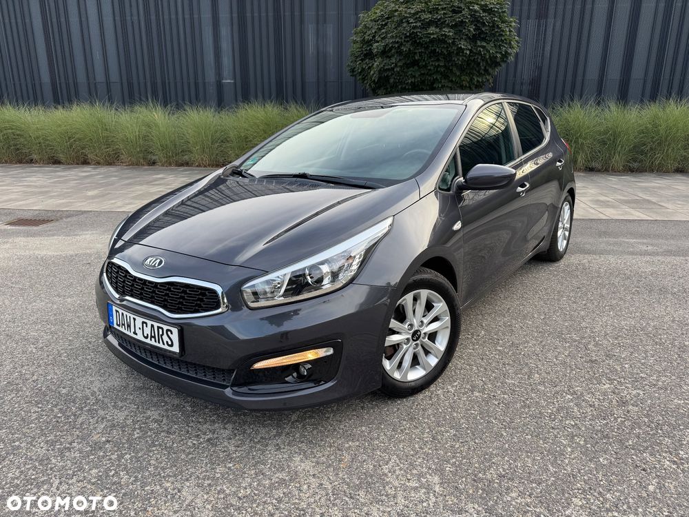 Kia Ceed 1.6 GDI ISG Platinum Edition - 3