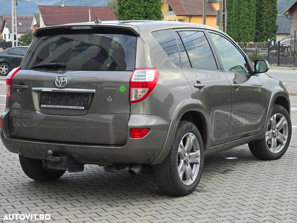 Toyota RAV4 - 3