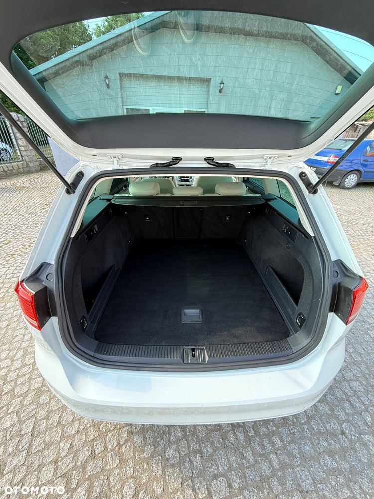 Volkswagen Passat 2.0 TDI SCR (BlueMotion Technology) 4Motion Comfortline - 22
