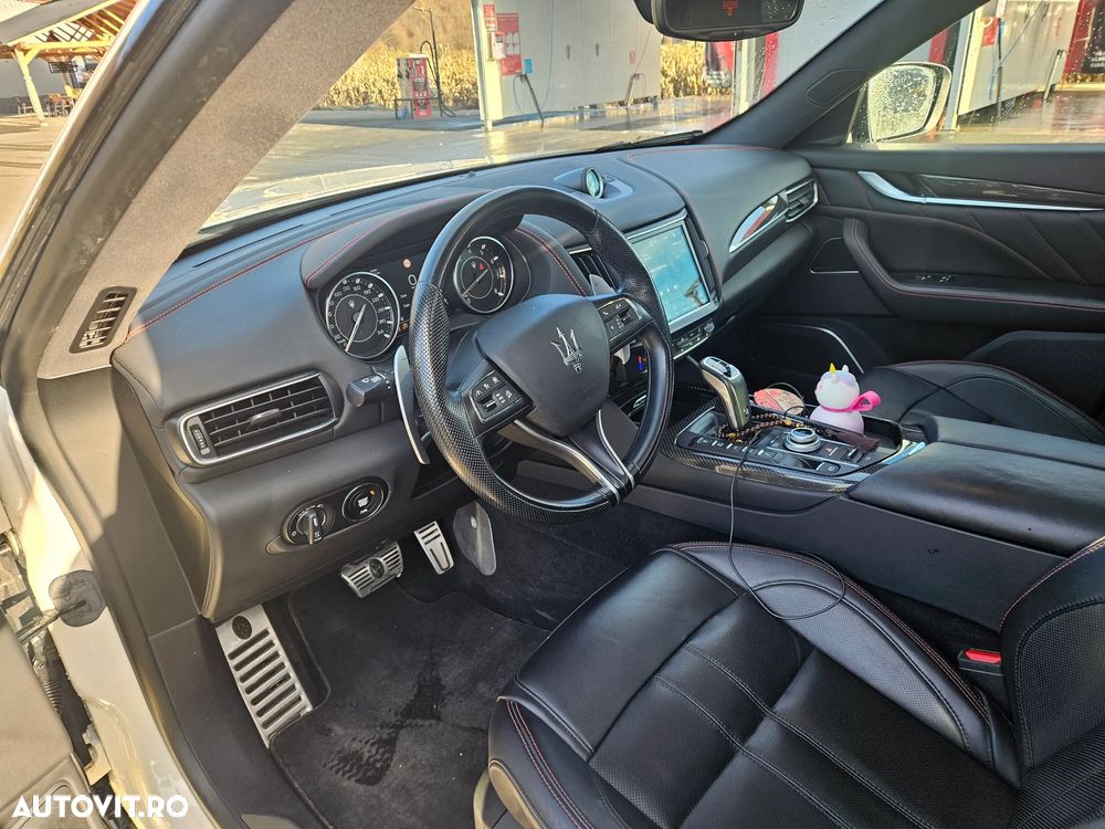 Maserati Levante S Q4 GranSport - 11