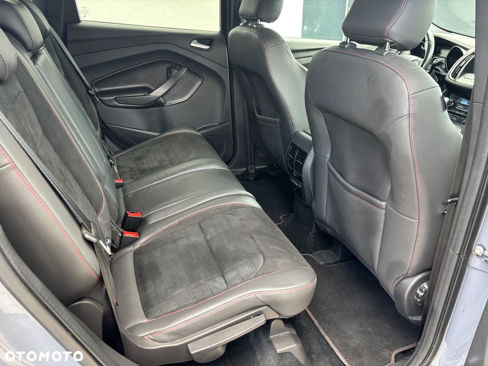 Ford Kuga 1.5 EcoBoost FWD ST-Line - 32