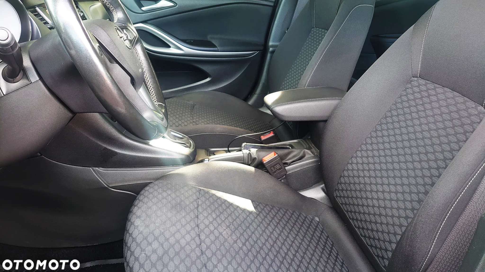 Opel Astra V 1.4 T Business Elegance S&S - 17