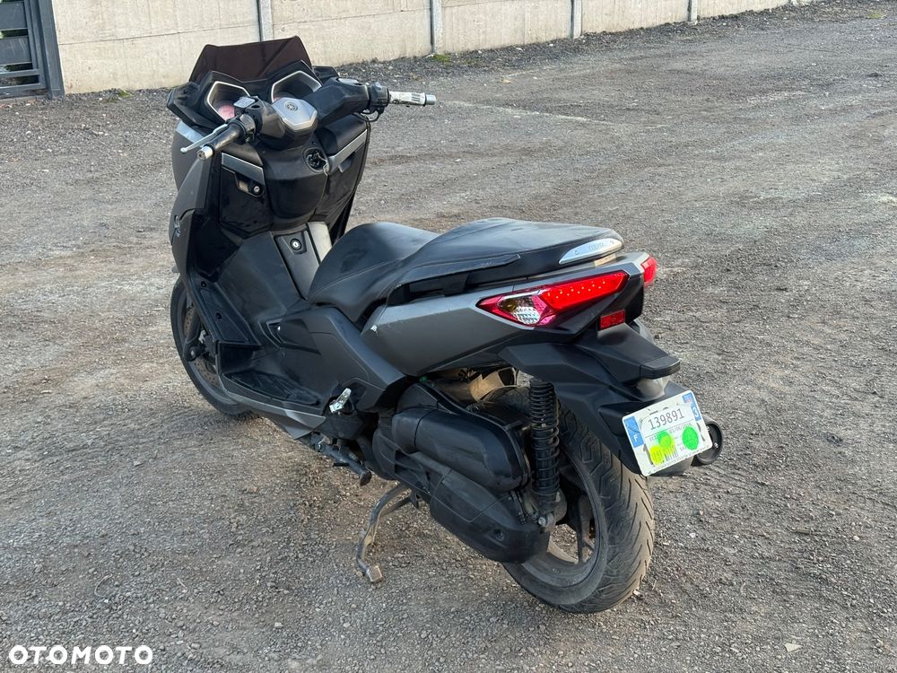 Yamaha X-max - 3