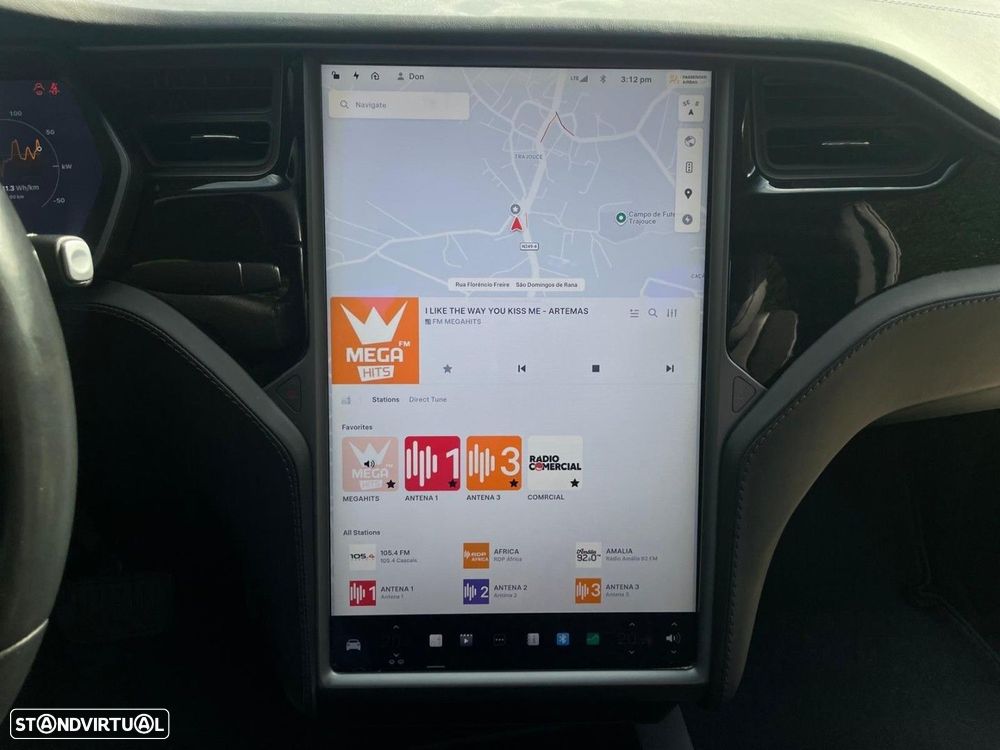 Tesla Model X - 21