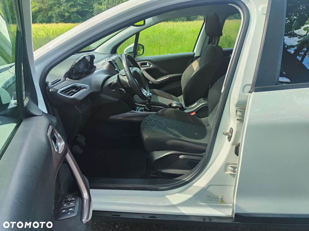 Peugeot 2008 - 11