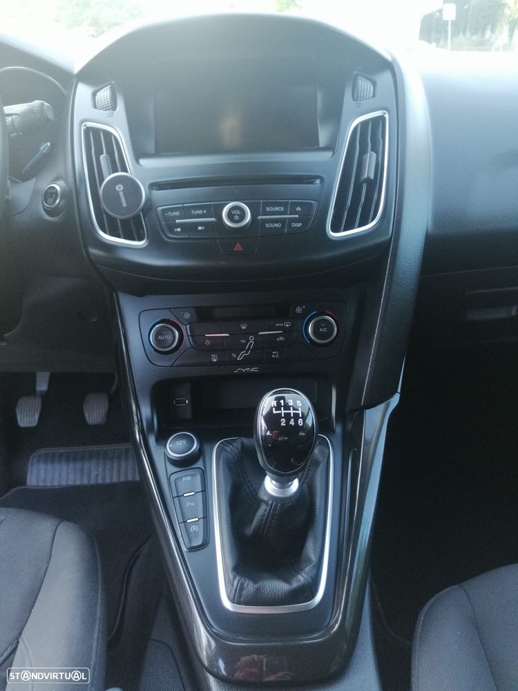 Ford Focus 1.0 SCTi Titanium - 13