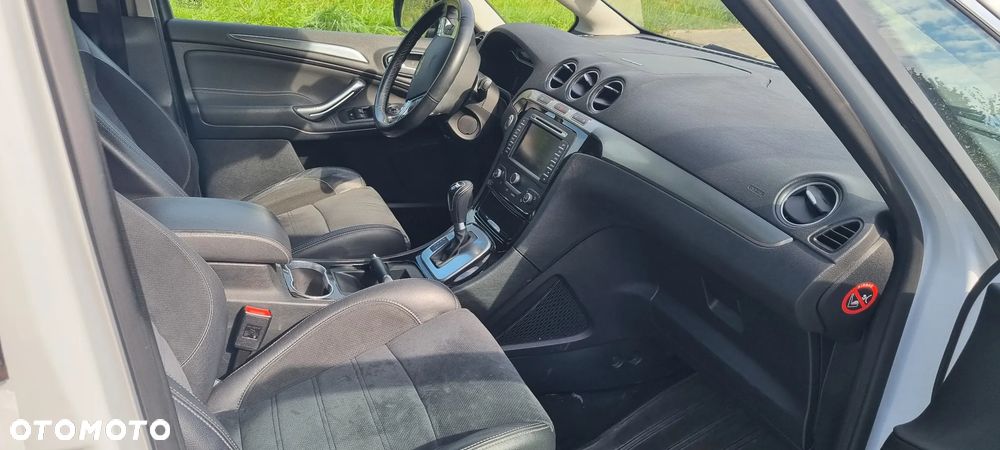 Ford S-Max - 12