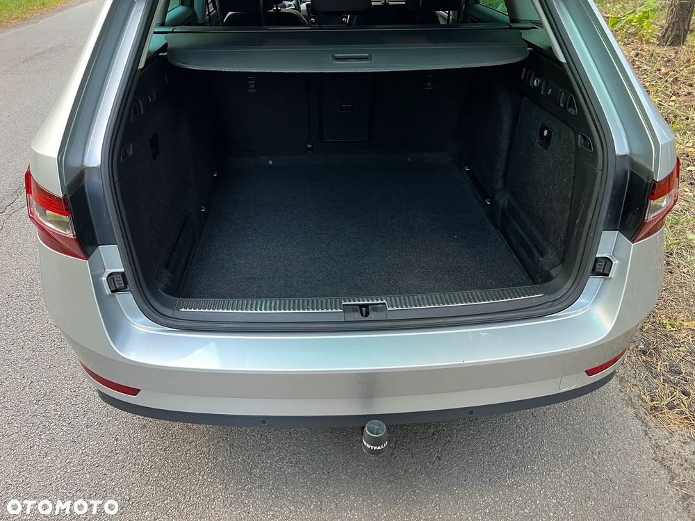 Skoda Superb 2.0 TDI Ambition - 10