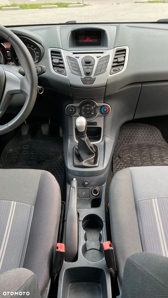 Ford Fiesta - 25