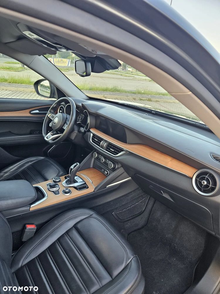 Alfa Romeo Stelvio 2.0 Turbo TI Q4 - 13