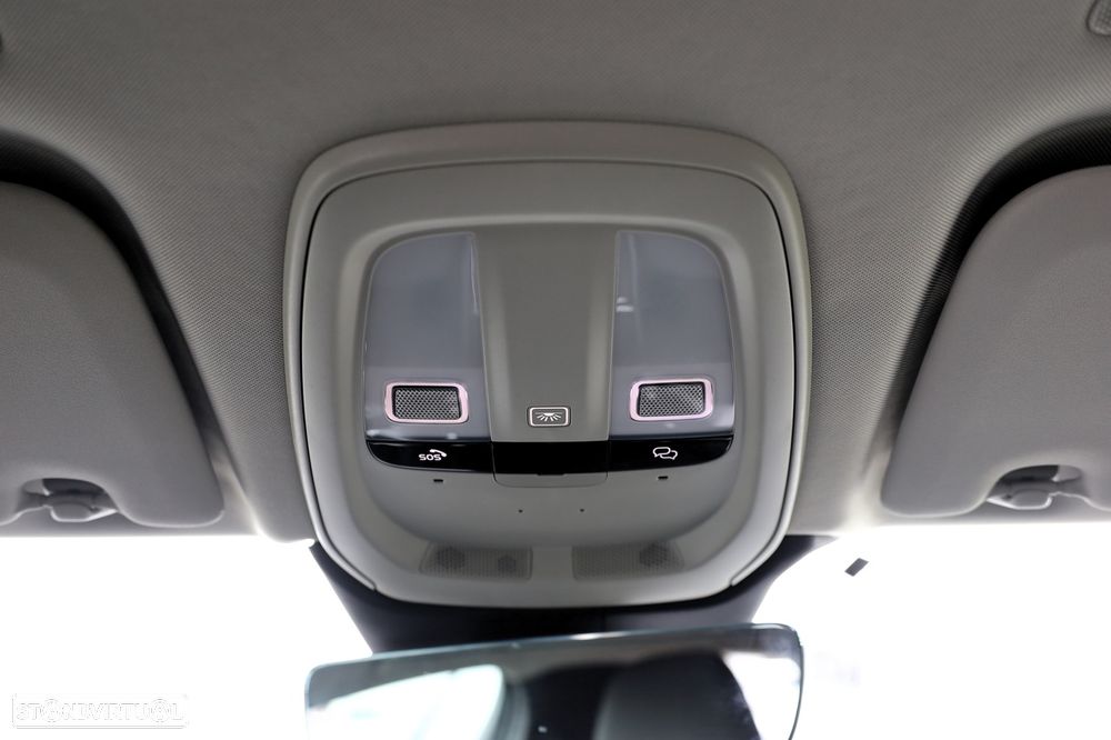 Volvo XC 60 2.0 T6 PHEV Core AWD - 32