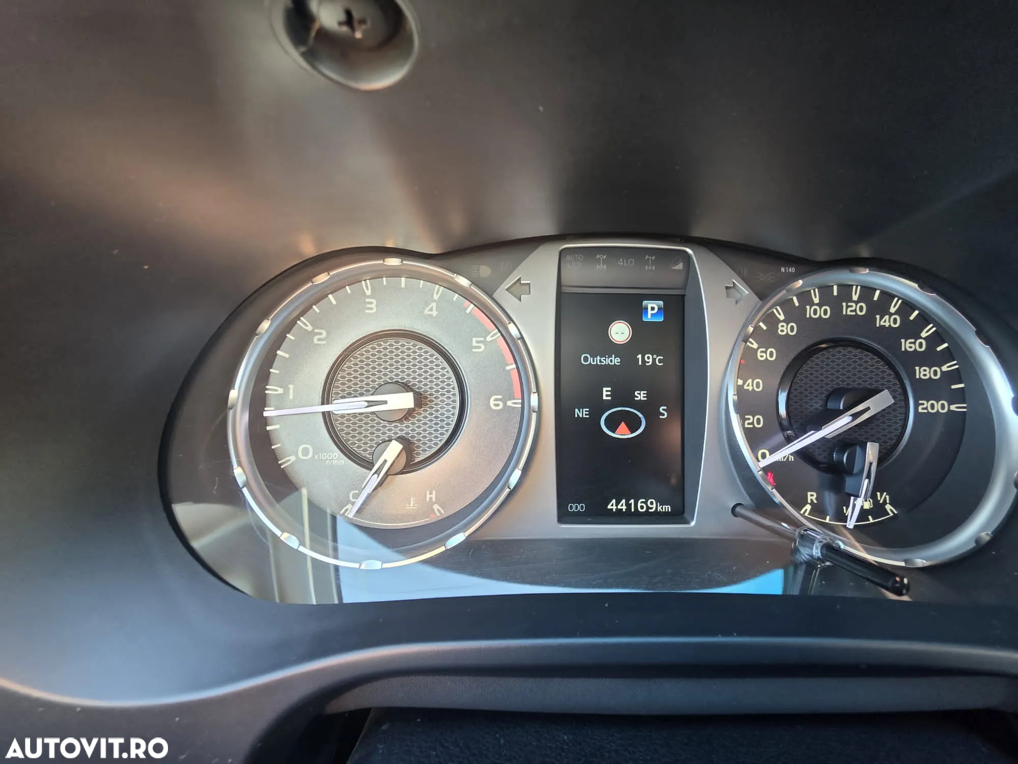Toyota HILUX - 8