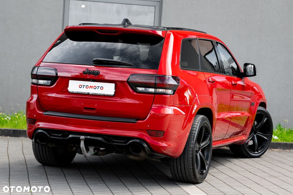 Jeep Grand Cherokee SRT8 - 9