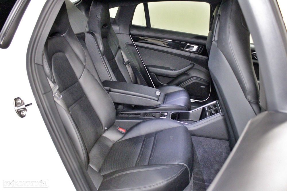 Porsche Panamera 4 E-Hybrid - 19