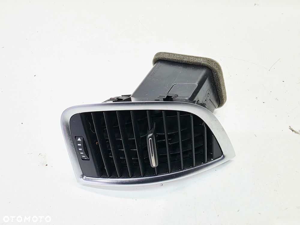 KRATKA NAWIEWU PRAWA AUDI Q7 4L 4L0820902 - 4