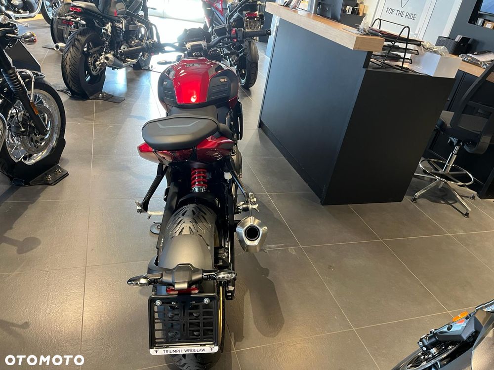 Triumph Trident - 7