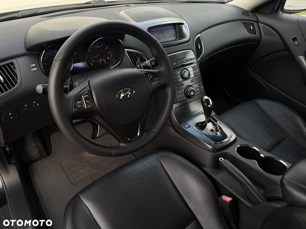 Hyundai Genesis Coupe 3.8 V6 Automatik - 13