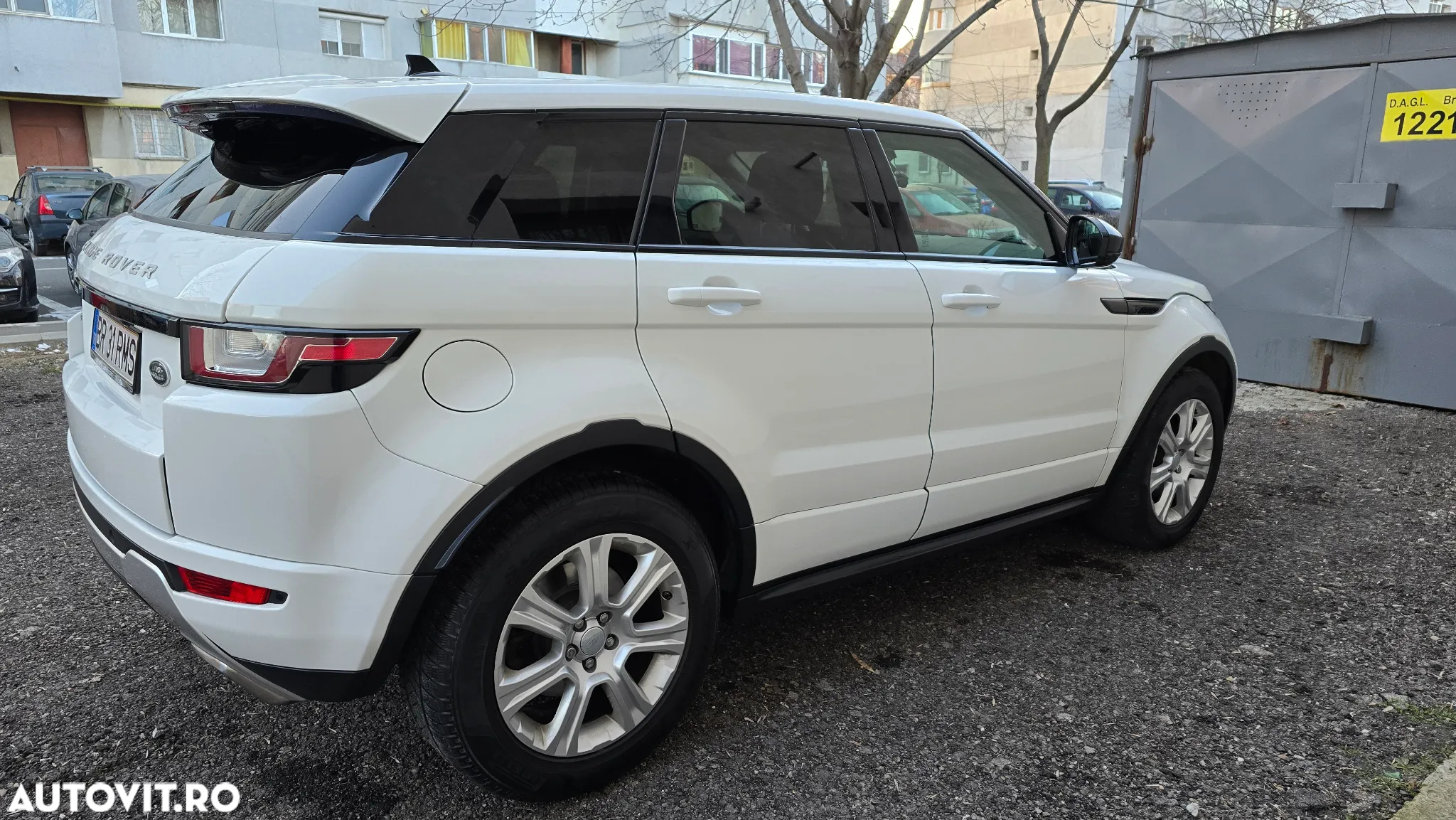 Land Rover Range Rover Evoque 2.0 D180 R-Dynamic S - 4