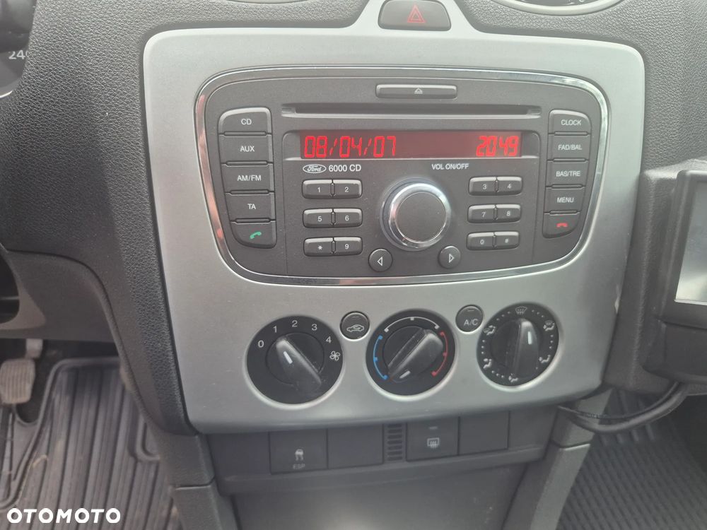 Ford Focus 1.6 16V Ambiente - 14