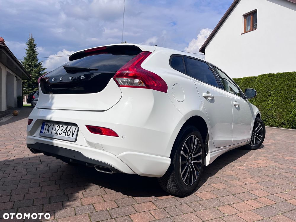 Volvo V40 D2 Drive-E Momentum - 28