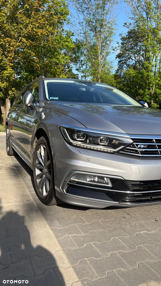 Volkswagen Passat - 1