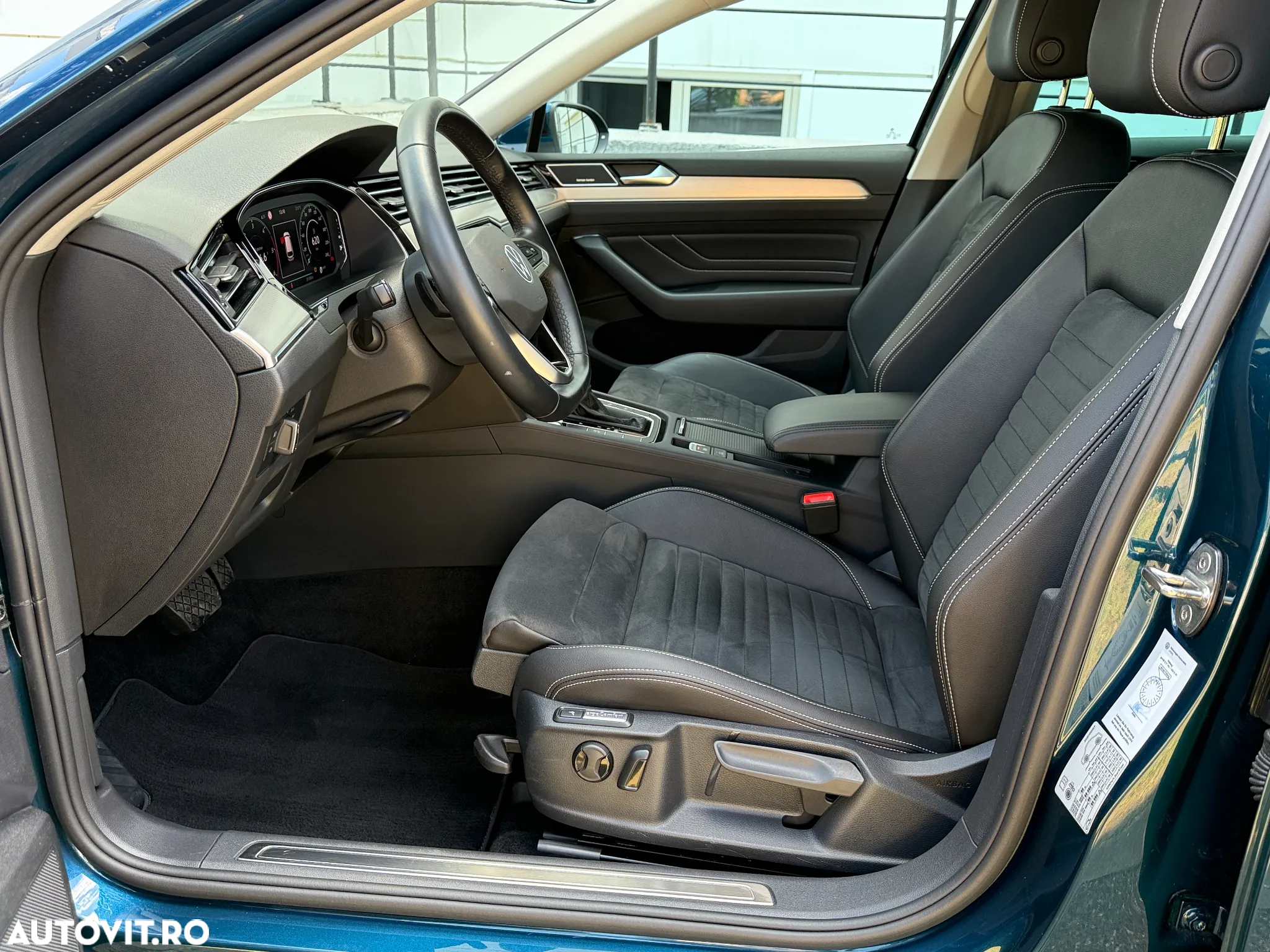 Volkswagen Passat Variant 2.0 TDI SCR DSG Highline - 9