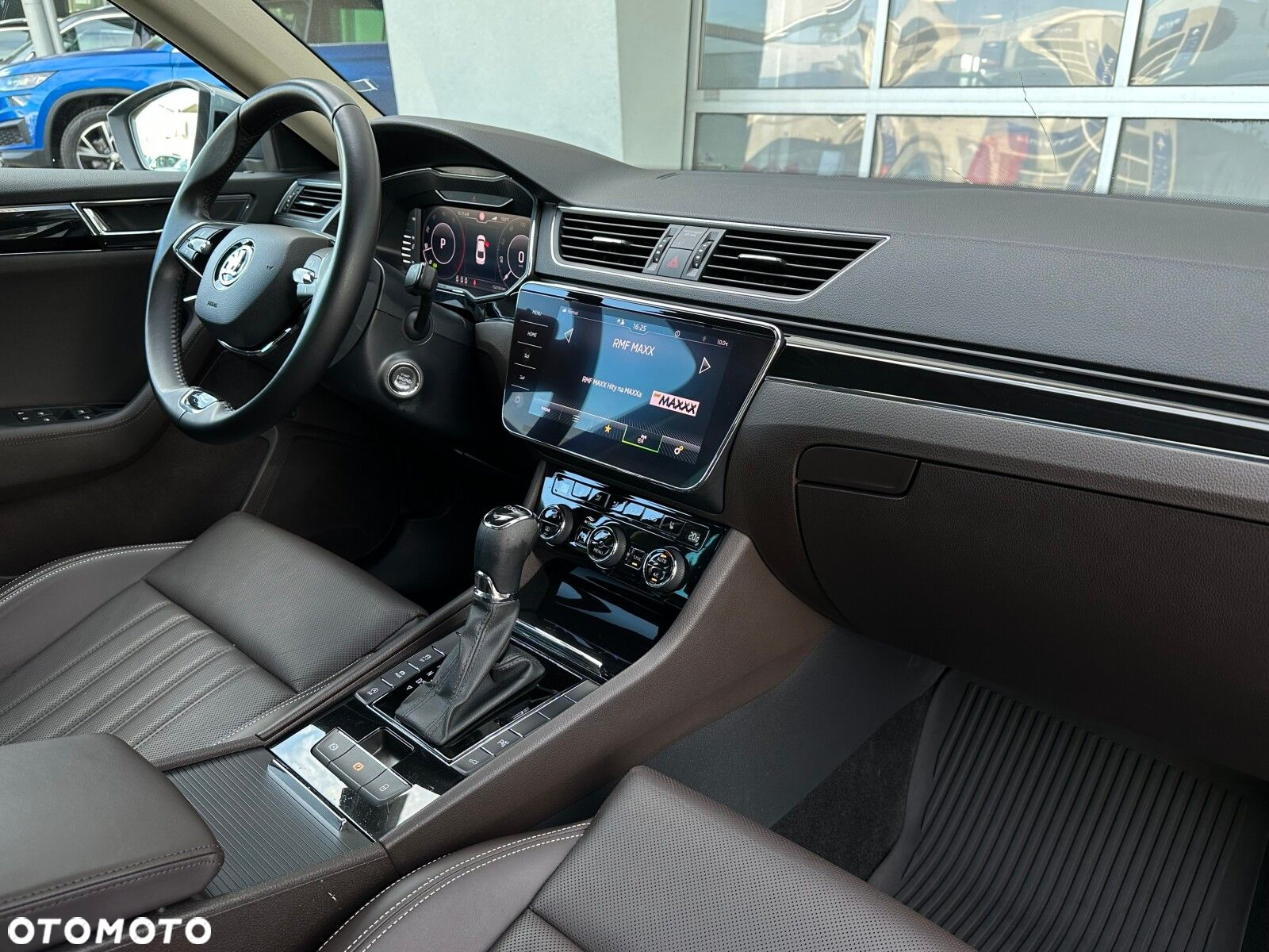 Skoda Superb 2.0 TDI SCR L&K DSG - 19