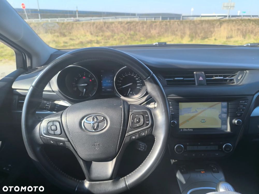 Toyota Avensis 1.8 Premium - 7