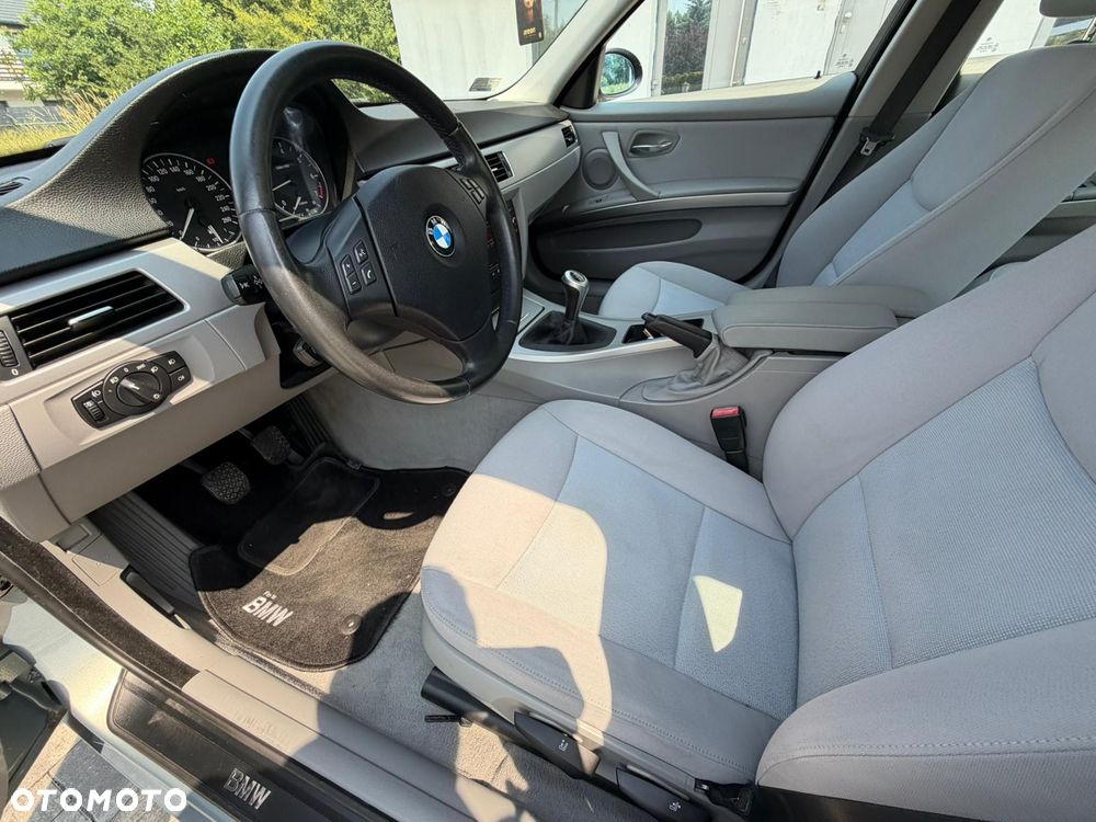 BMW Seria 3 - 12