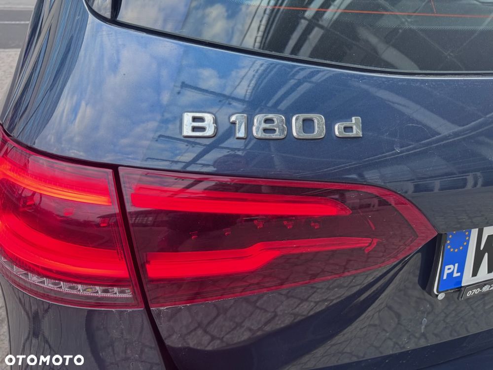 Mercedes-Benz Klasa B 200 d 8G-DCT - 25