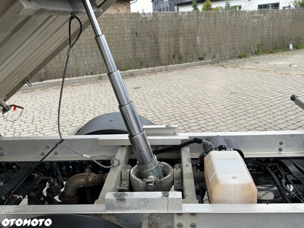 Mitsubishi FUSO KIPER WYWROTKA 3,0 - 7