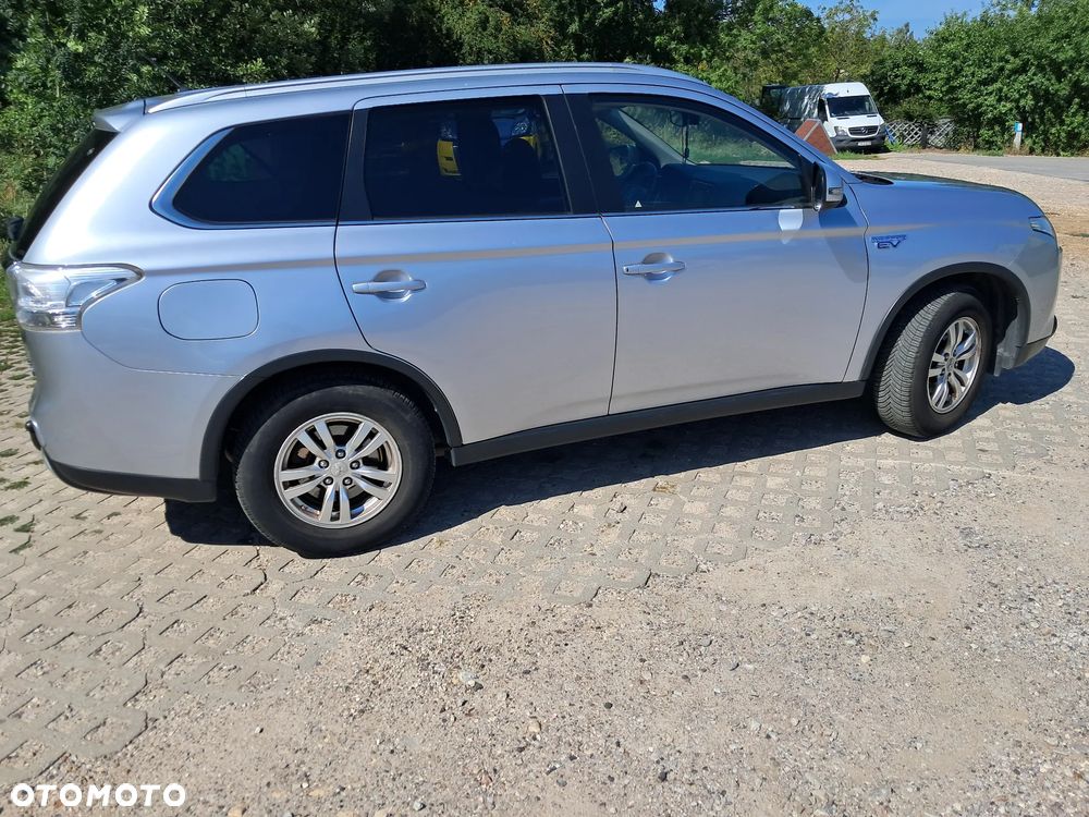 Mitsubishi Outlander Intense + - 4