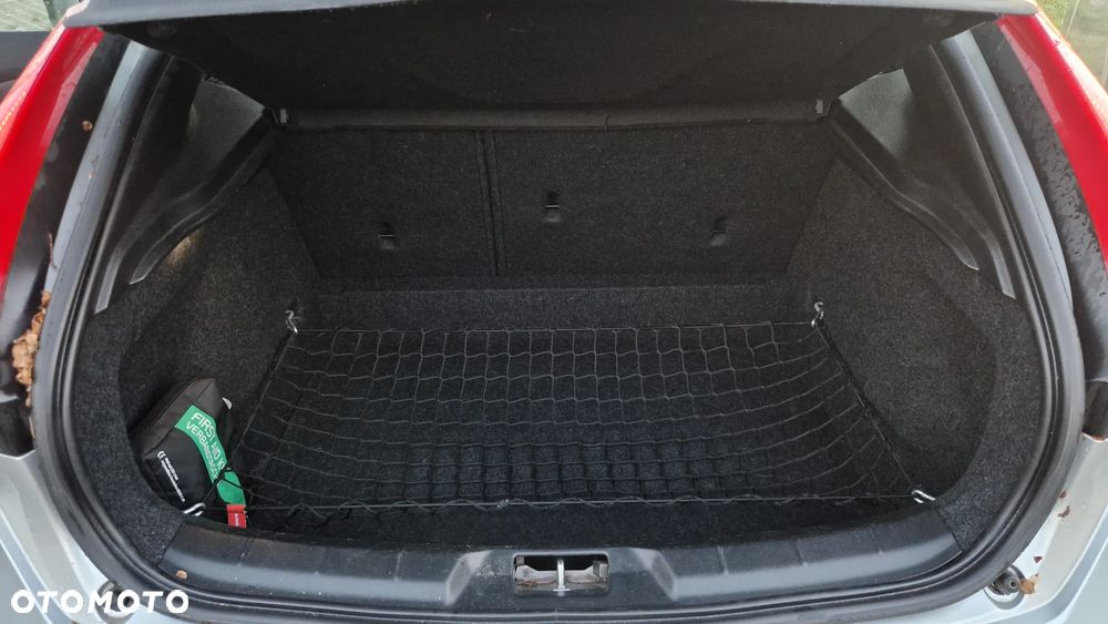 Volvo V40 D2 Drive-E Momentum - 25