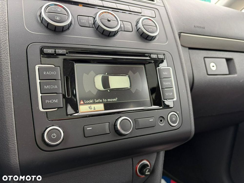 Volkswagen Touran - 14