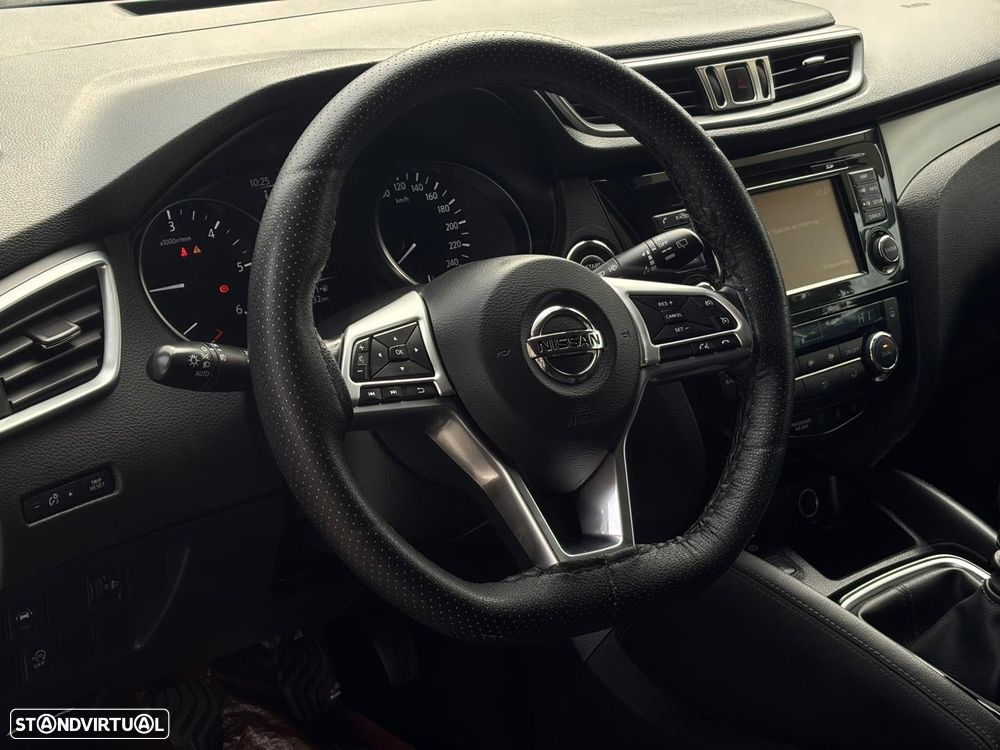 Nissan Qashqai 1.5 dCi N-Connecta - 18