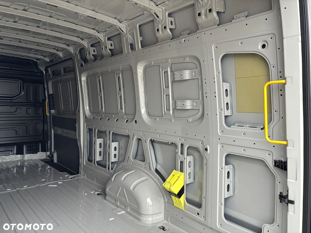 Volkswagen Crafter 35 Furgon LONG/L5H3, 2.0BiTDI 177KM, 4490mm, Wysoki dach - 12