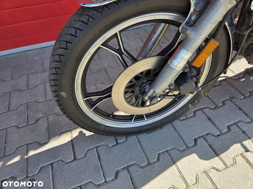 Suzuki GS - 9