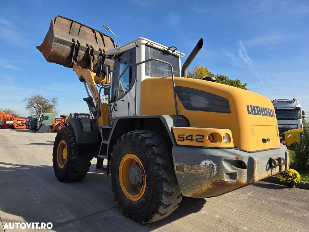 Liebherr 542, Cupa 3mc, 2012, 10.738h, Anv 20,5R25-50% ok, Masa operationala 16t, Aer conditionat, transmisie hidrostatica, STARE BUNA-PROMOTIE 34900 EUR+Tva - 1