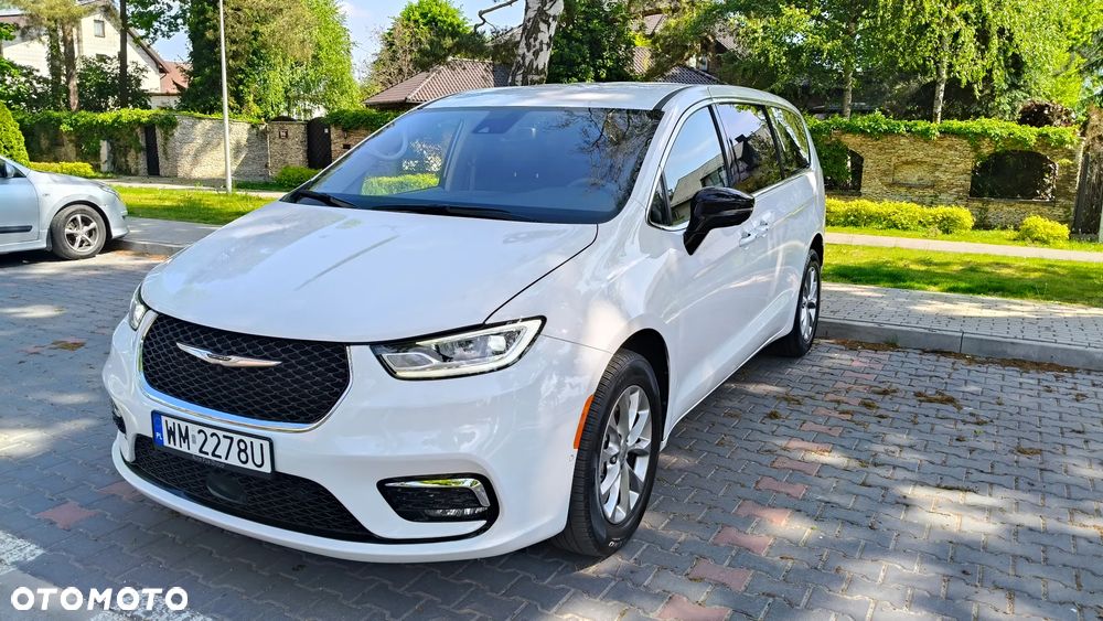 Chrysler Pacifica - 5